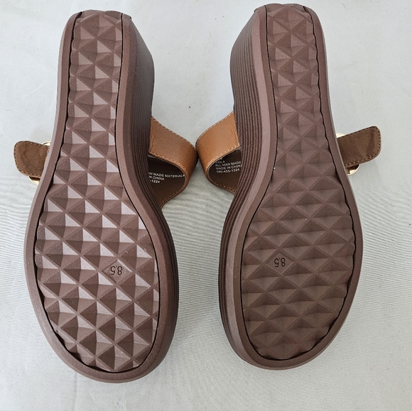 SOLD!! Aerosoles Izola Thong Sandles Tan Wedge Heel Size 8.5 NWOT - Picture 8 of 13